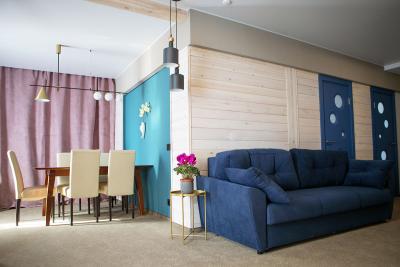 Улучшенные апартаменты с 2 спальнями, балконом, видом и кондиционером