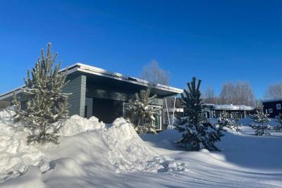 Панорамный коттедж с сауной 1-ой линии