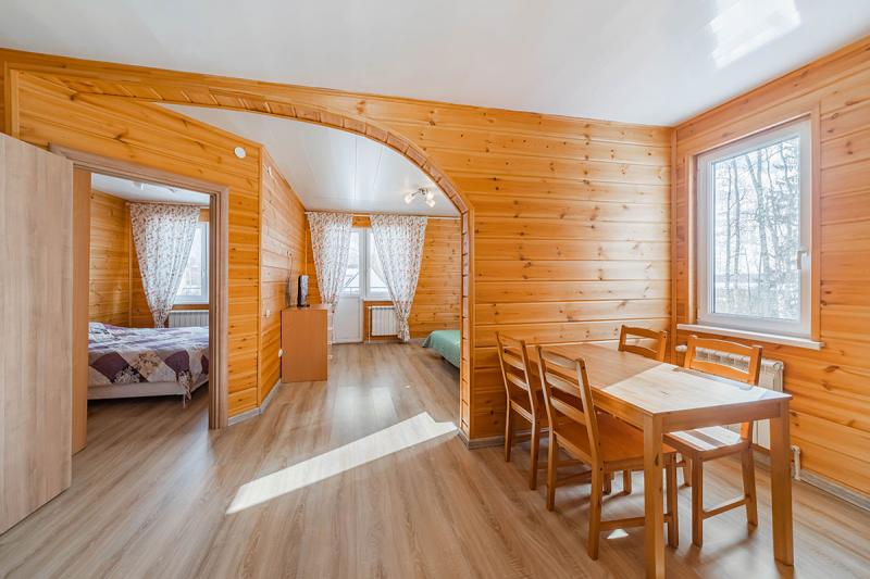 Улучшенные апартаменты с 1 спальней, балконом и видом на воду